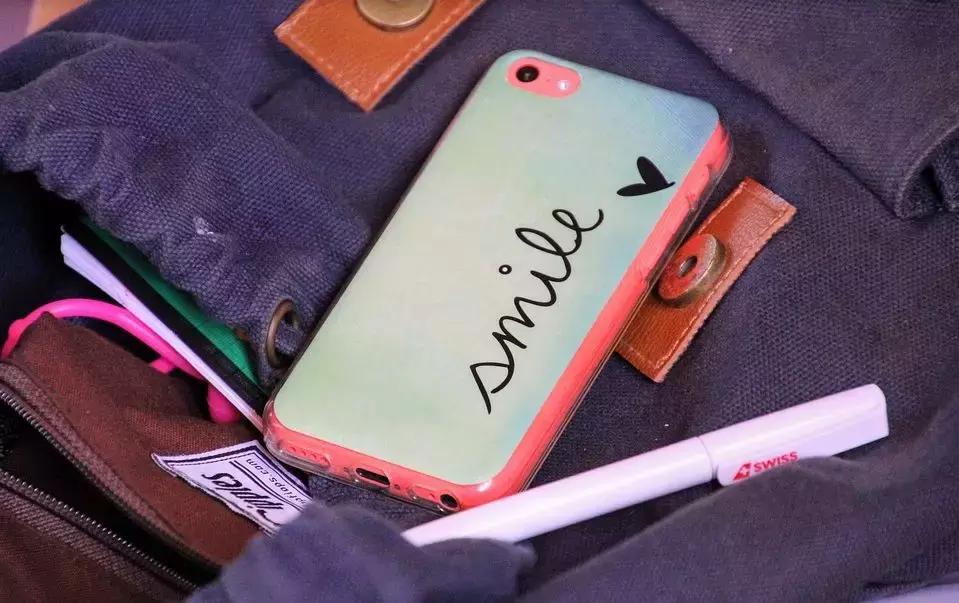 测评|天天摸，时时看，跟着我们选一款安全又耐用的手机保护套