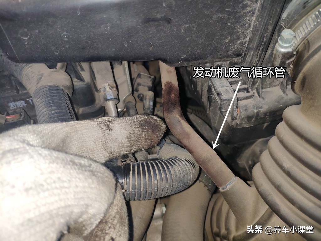 新发动机漏油最好的解决方法,发动机有漏油的迹象怎么办