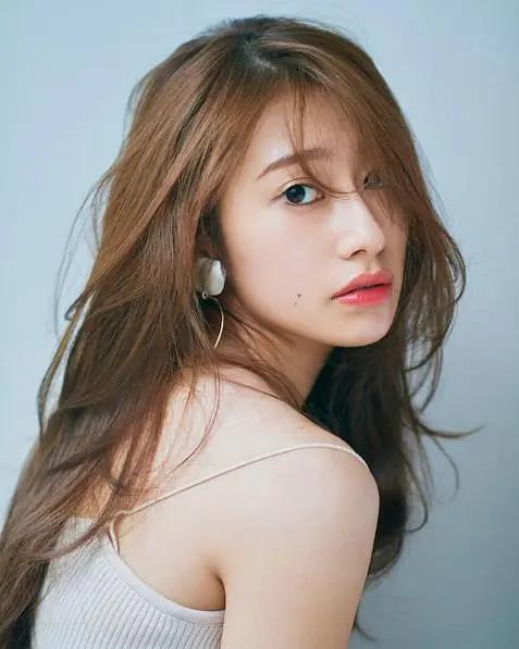 *井樱**玲香，乃木坂46的第一任美女队长超级专访