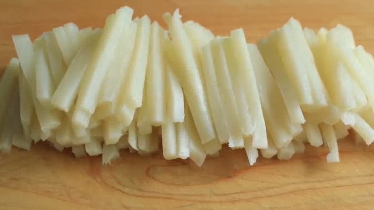 宁可不吃肉也要吃笋，这样处理不苦又鲜嫩，此时错过又要等一年