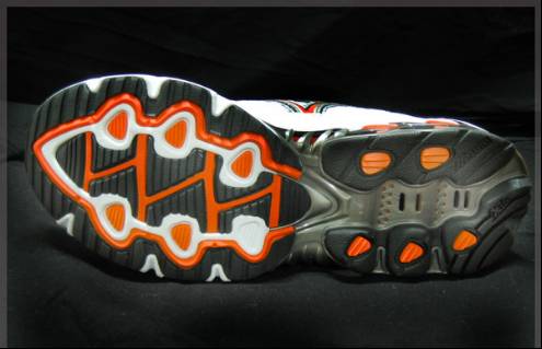 新手跑者推荐鞋,跑者如何选择合适的跑鞋