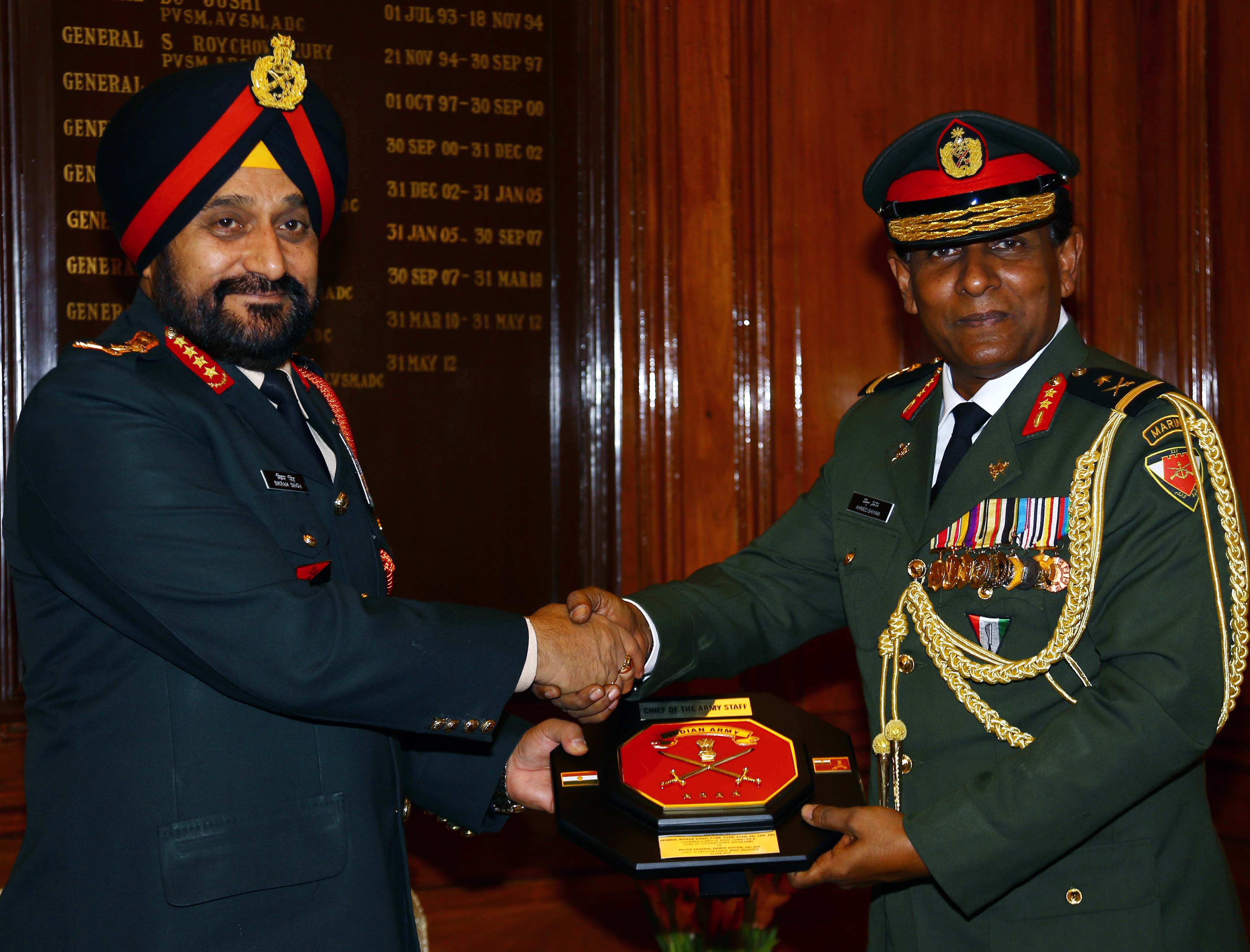 马尔代夫的希亚姆少将，曾任国防军司令，在印度、巴铁和美国受训