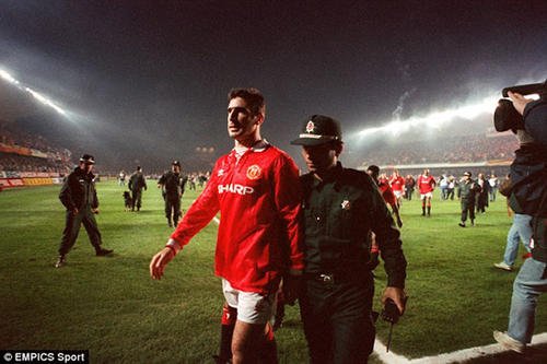 坎通纳自传,坎通纳曼联的故事很伟大