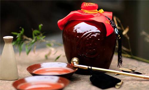 买白酒时别只看牌子和价格,白酒瓶身有这几个字切记不要买