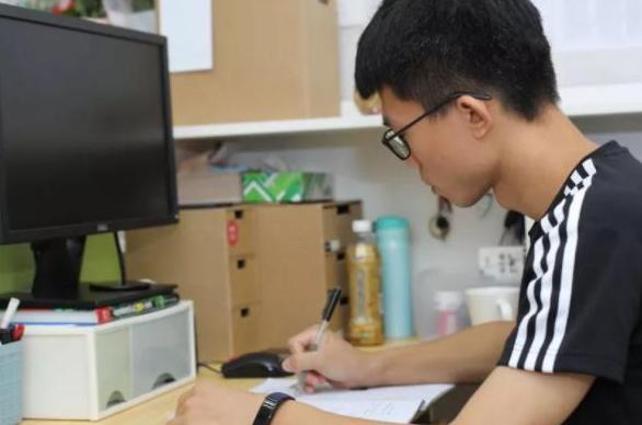 小学男女比例严重失调,女儿学校男女比例失衡