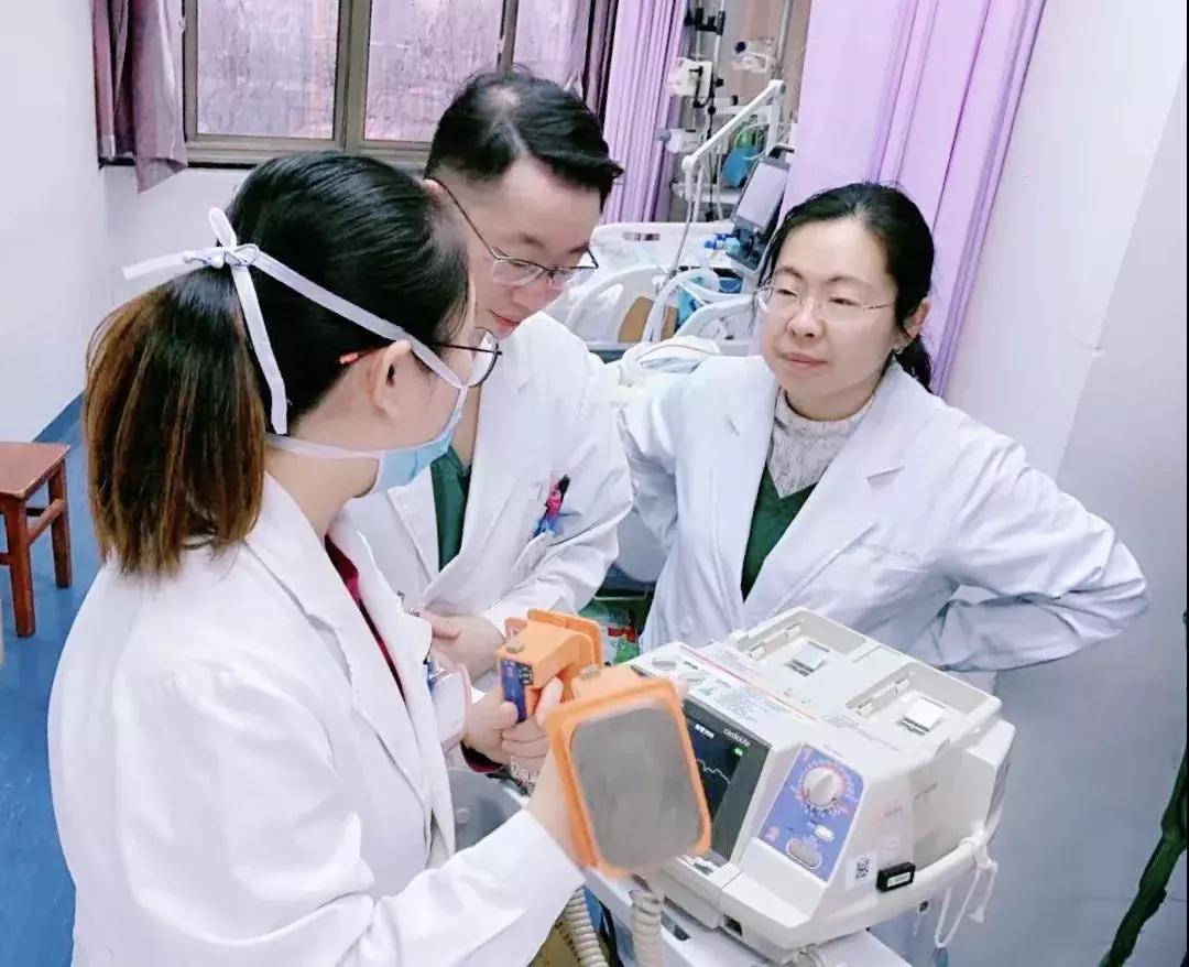 守望相助同心战疫,守望相助一起战疫