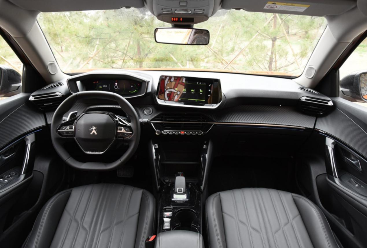 标致2008新款试驾百公里加速,标致全新2008一箱油能跑多少公里