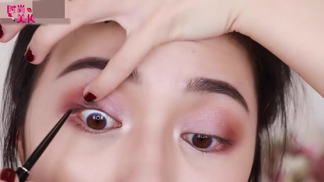 美妆教程眼线,植村秀眼线笔晕染图片