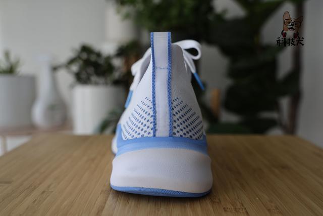 预算400左右的运动跑鞋,超带劲的运动装备跑鞋