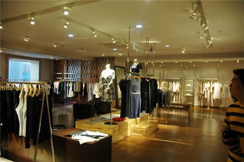 zara闭店1200家店,zara为什么关闭了1200家店