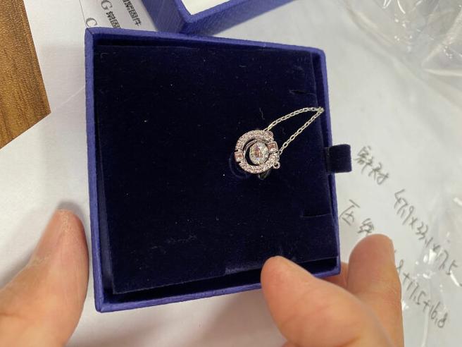 施华洛世奇项链哪款送女友,七夕情人节礼物施华洛世奇项链