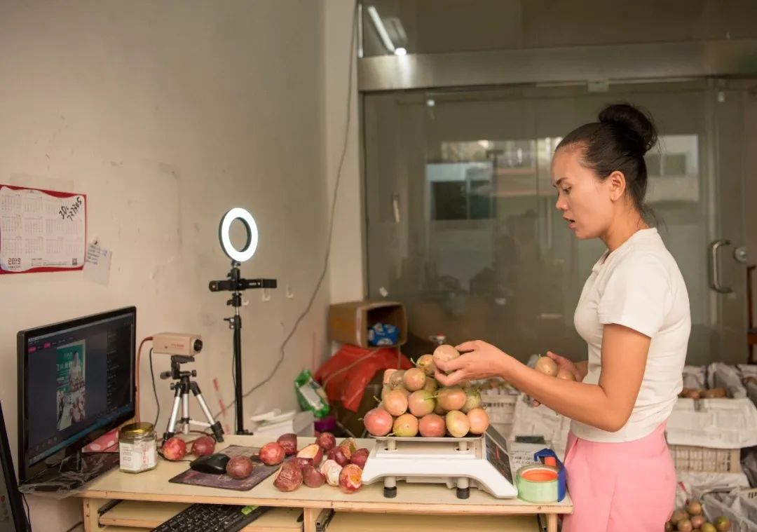 90后新农人直播视频,90后新农人创业故事