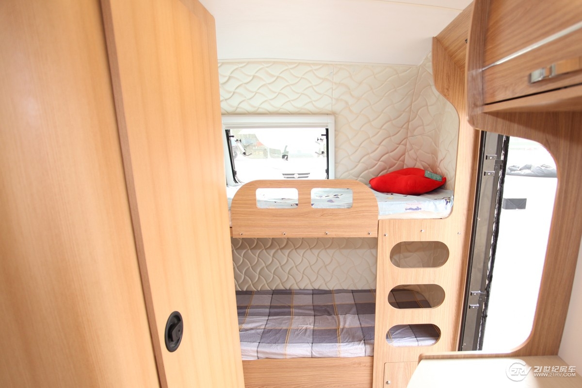 房车价格5-10万元拖挂式房车,房车价格5-10万元7米拖挂房车