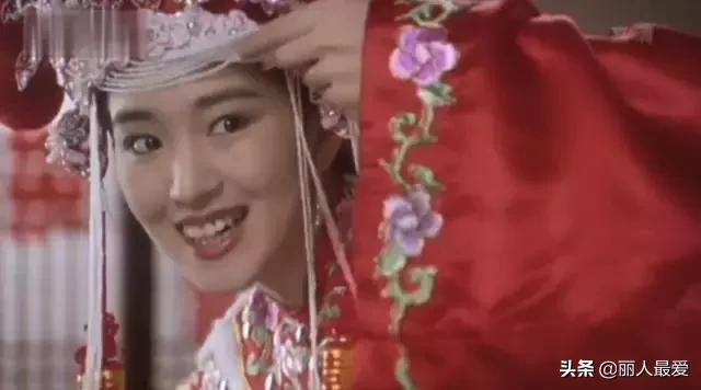 为啥网上买的化妆品和实体店不一样？看完很震惊