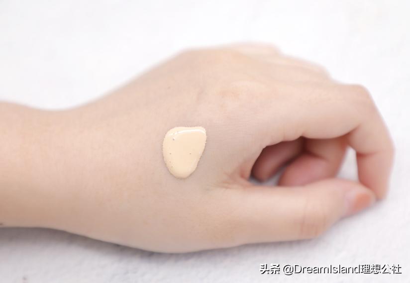 美妆好物狂欢粉底液,适合春天的粉底液