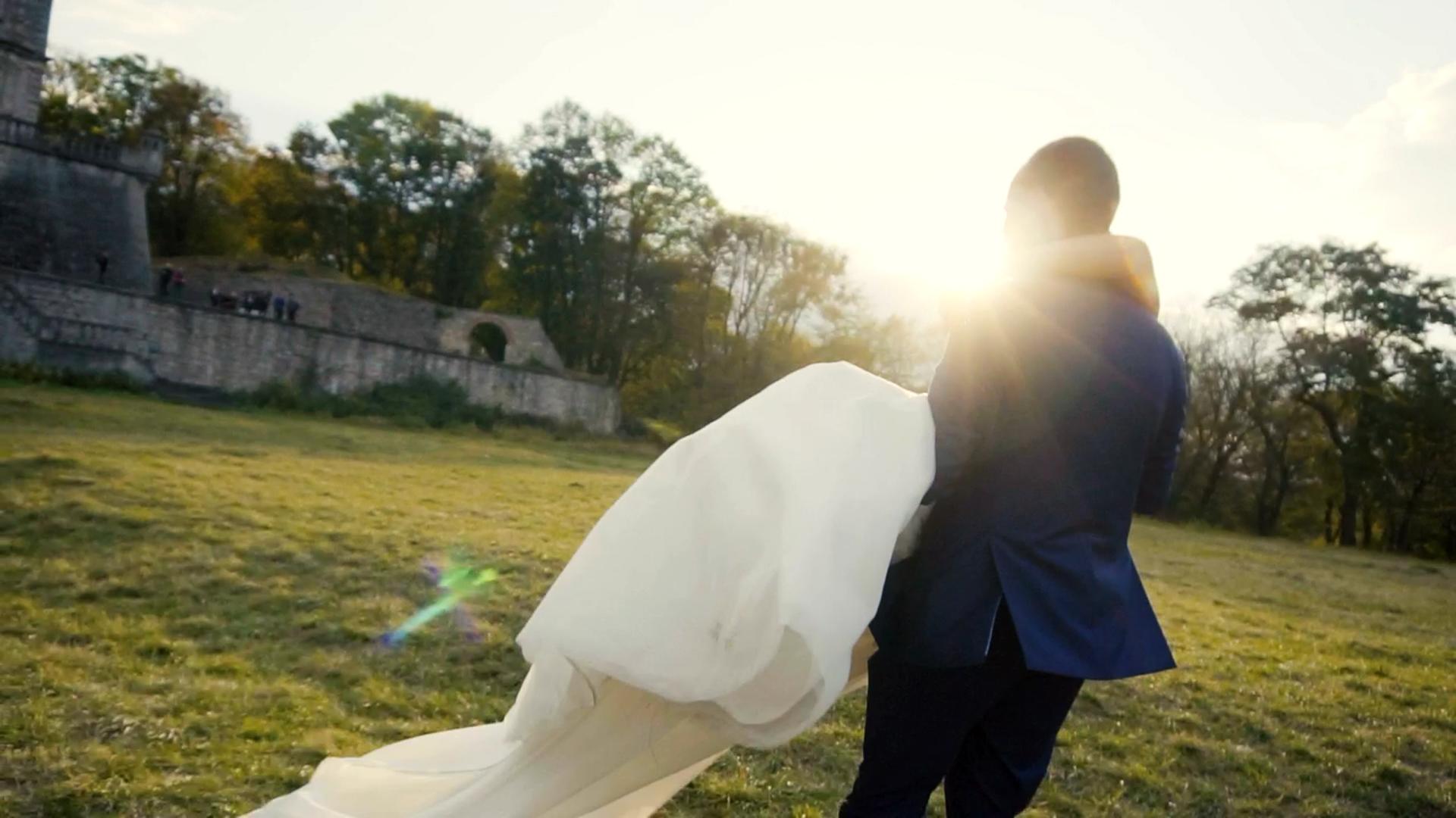 哈里梅根结婚誓言,哈里王子和英国皇室婚礼