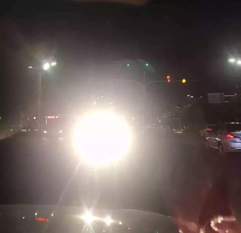 想改大灯但无从下手？你想知道的都在这了！