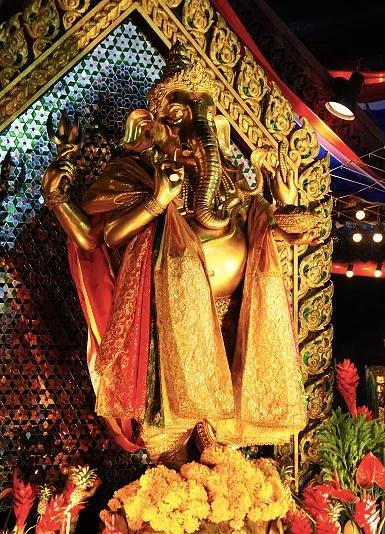 曼谷轻轨最值得入手的房子,曼谷轻轨交汇