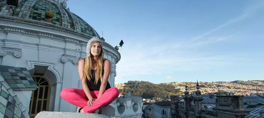 白本护照出境法国旅游免签吗,白本护照旅游去哪个国家比较好