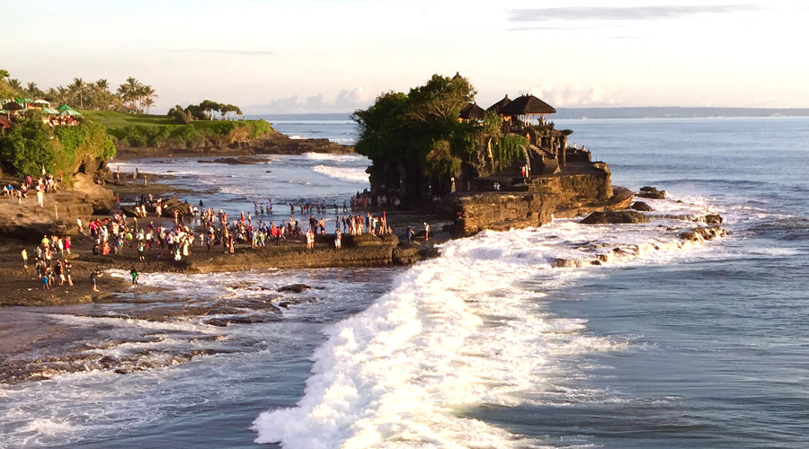 印尼巴里岛皇宫海神庙,印尼巴厘岛海神庙日落
