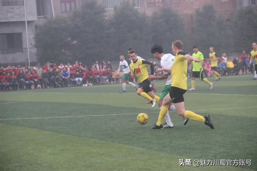 洪雅教体局“五育并举”报道之四：“玩转”校园足球共享运动乐趣