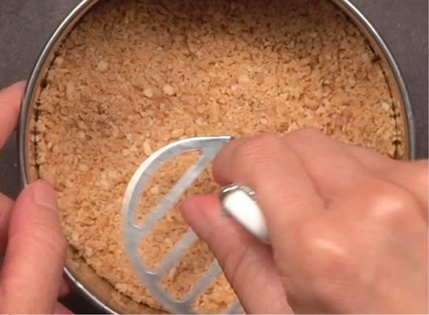 用电饭煲做云朵蛋糕不用烤箱,电饭煲自制香蕉蛋糕不用烤箱