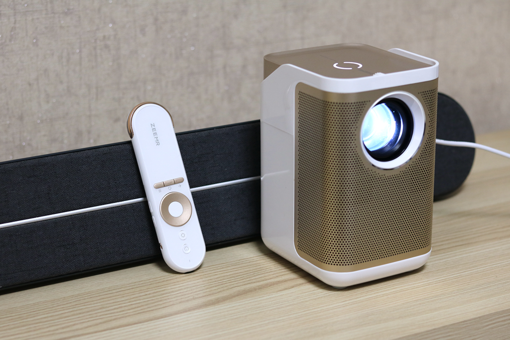 智能投影仪能当显示器吗,智能投影仪能侧投吗