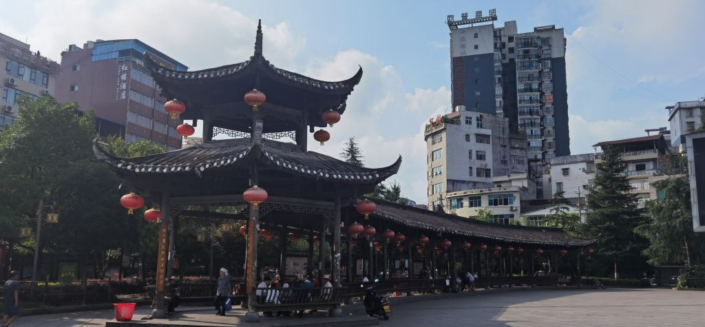 回小县城生活真实感受,小县城的安逸生活