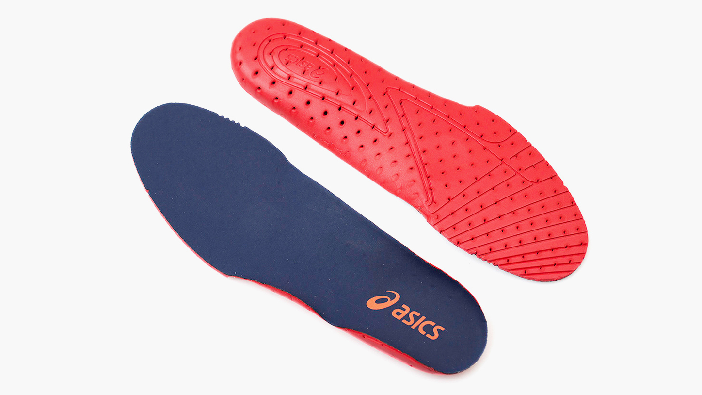 为什么伊涅斯塔老卡不能买,伊涅斯塔专属战靴