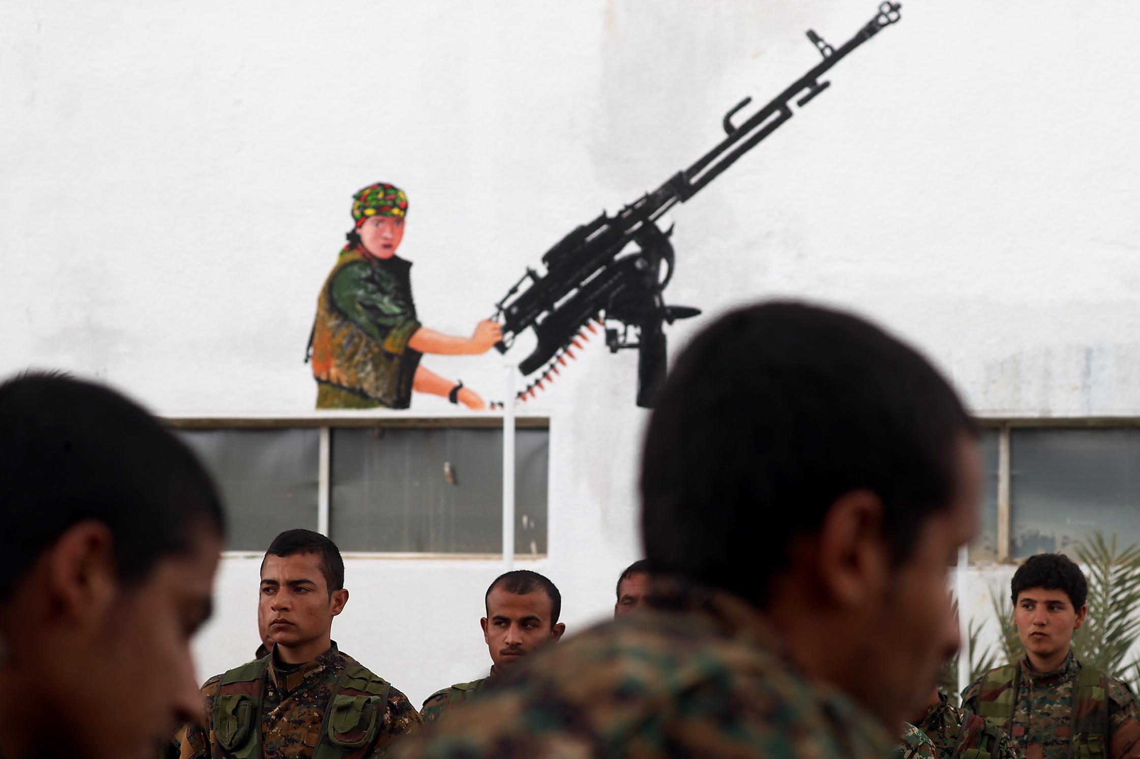 “伊斯兰国”龟缩面积不到十分之一个足球场，揣2亿美元死里逃生