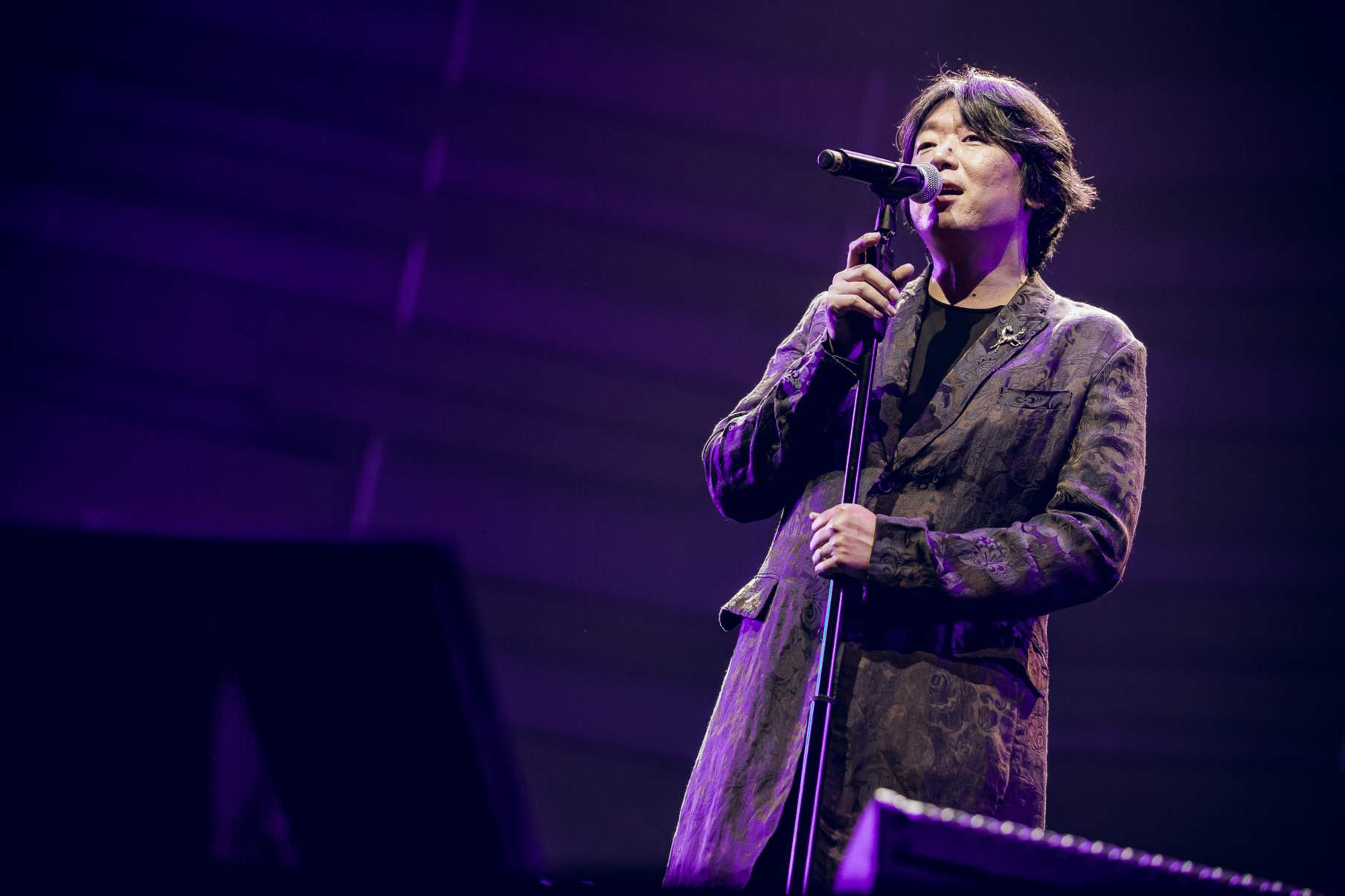 《向往的生活》迎来一位老牌歌手，他曾经靠一首歌赚了800万