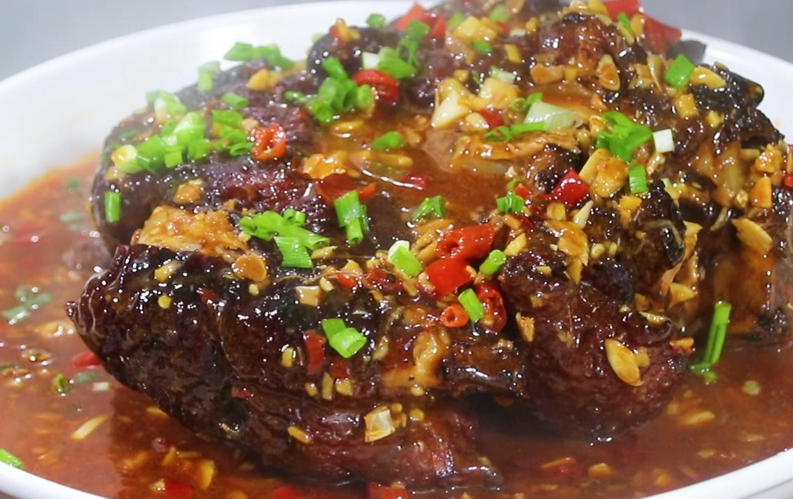 把猪脚炖好吃的做法,两年的猪脚怎么煮好吃又简单