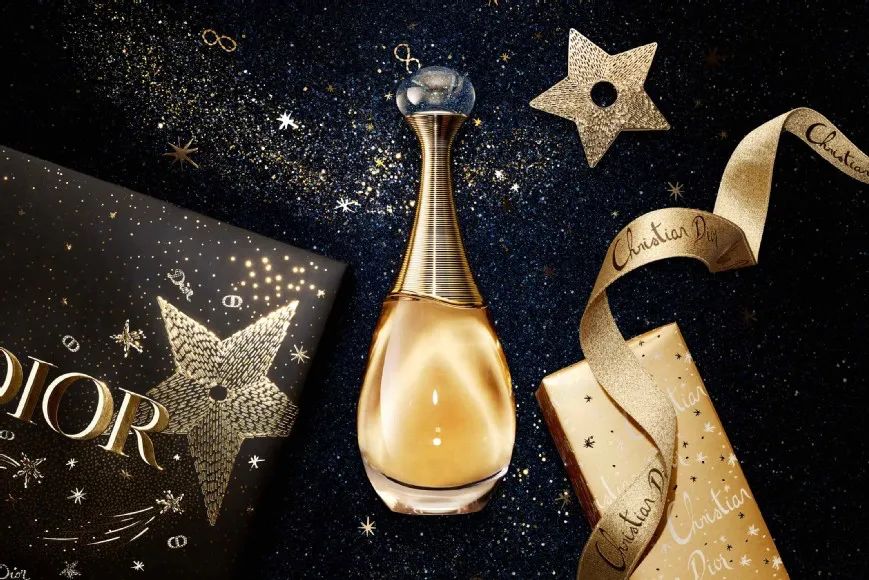 摊牌了!我的“精致派对妆”是今年的圣诞限定给的