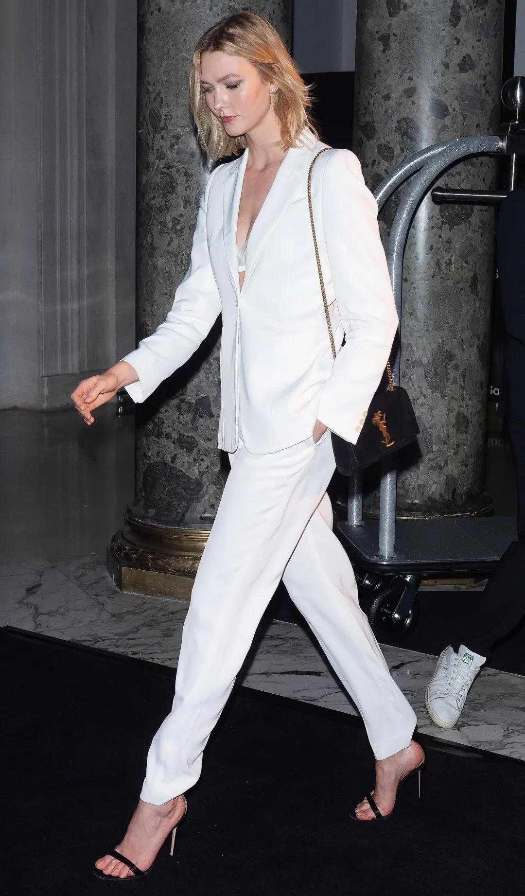 一套西装又正式又休闲,30-35岁女性春季穿搭西装