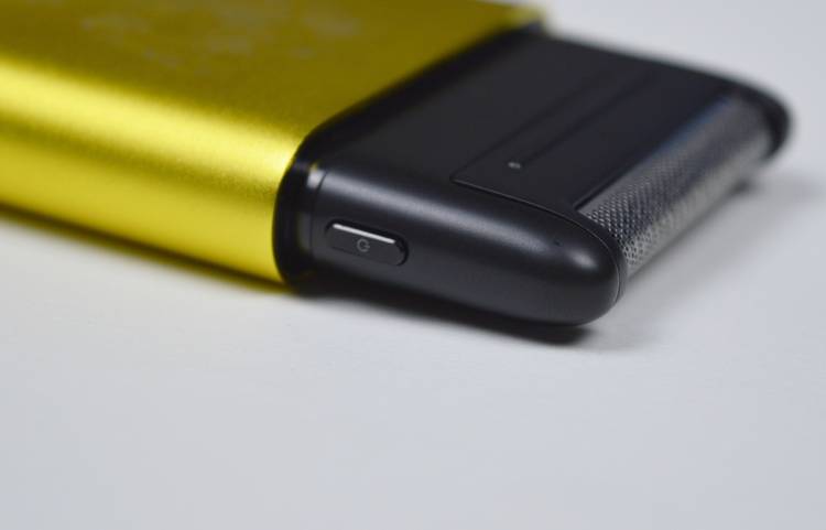 趣味横生，情怀翻涌：须眉变形金刚定制款剃须刀开箱体验