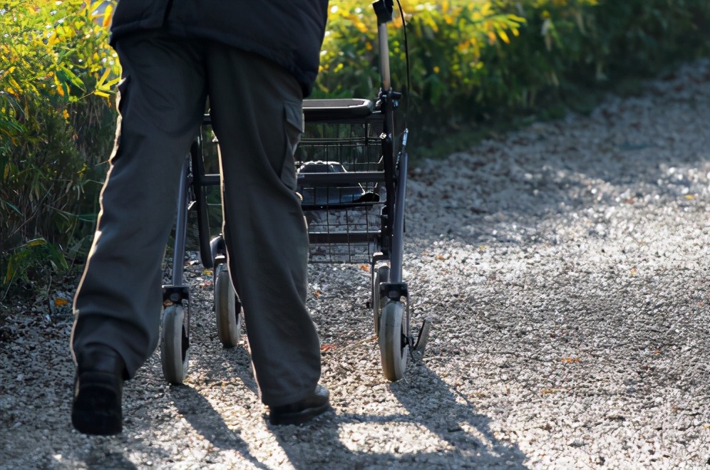 脚部动脉有血栓是什么症状,血栓形成时脚上会有4个症状