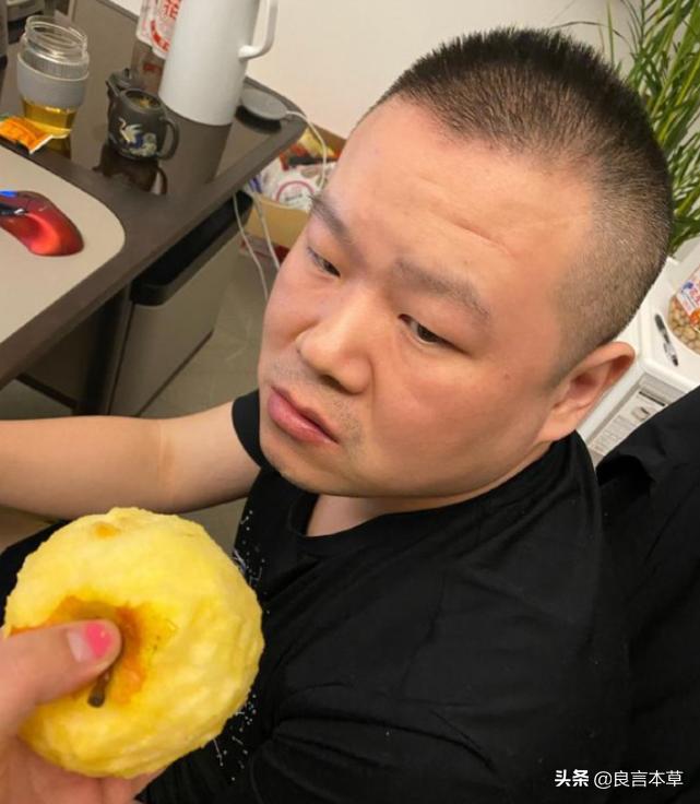 岳云鹏郑敏日常,郑敏去岳云鹏家吃苹果