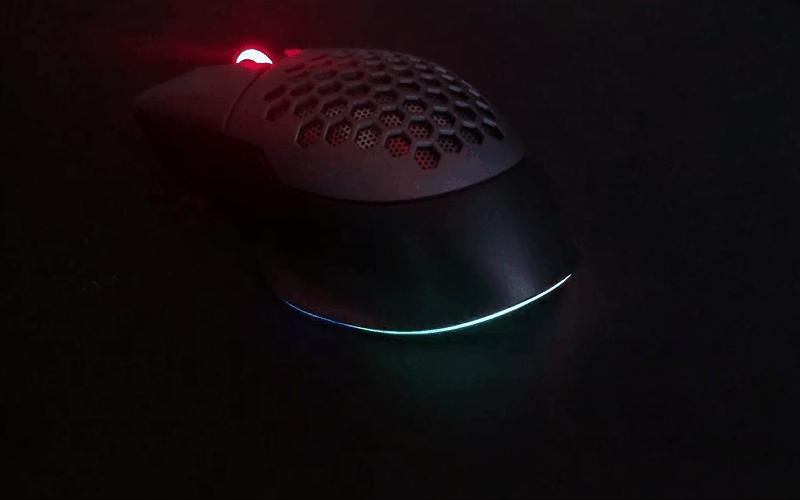 机械师m7双模和m8双模选哪个,机械师m8畅玩版鼠标