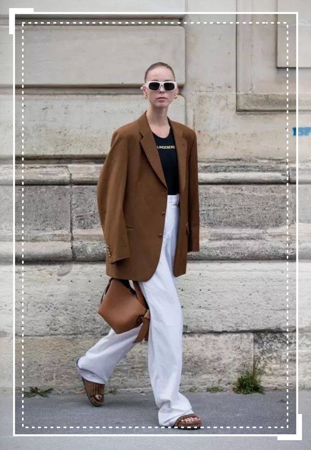 黑色和深咖色哪种颜色适合秋冬穿,浅的奶茶色在冬天里穿颇显氛围感