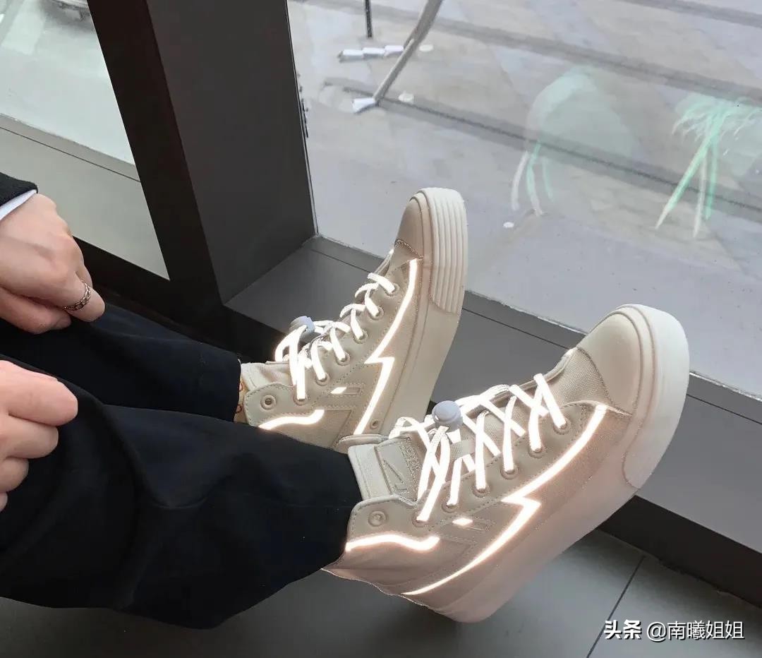 龚俊鞋子回力祥云款,龚俊回力鞋显脚大