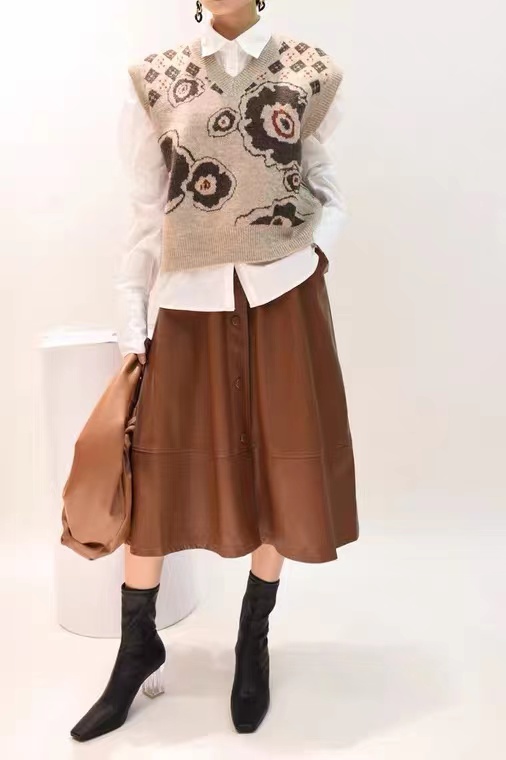 马甲怎么穿搭才好看,马甲怎么穿才好看