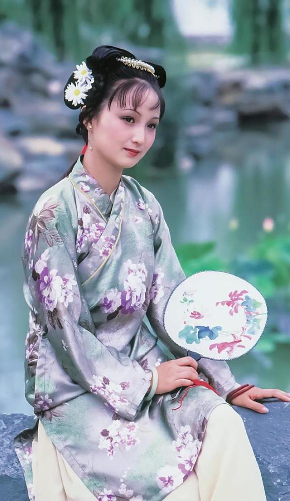 《*瓶金**梅》一年才得宠一次，西门庆为什么要娶孙雪娥？