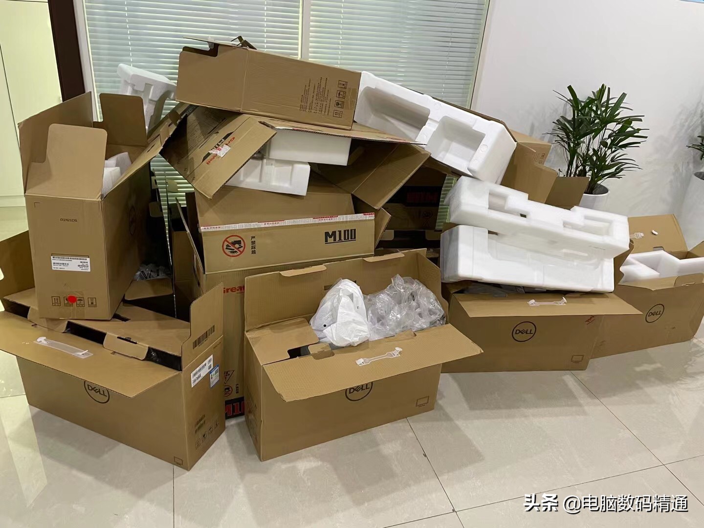 朋友欠我10台电脑钱，手机打不通，微信拉黑玩失踪，该怎么办？