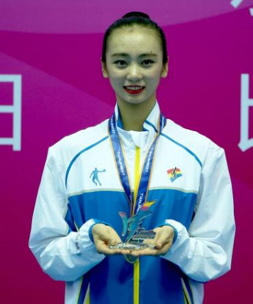 中国体操的3位女神，有人因“挺胸”照走红，有人巅峰期退役