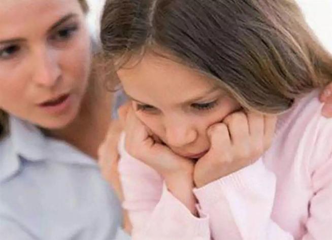 孩子犹豫不决时父母该如何引导,消除孩子的胆怯心理要做什么