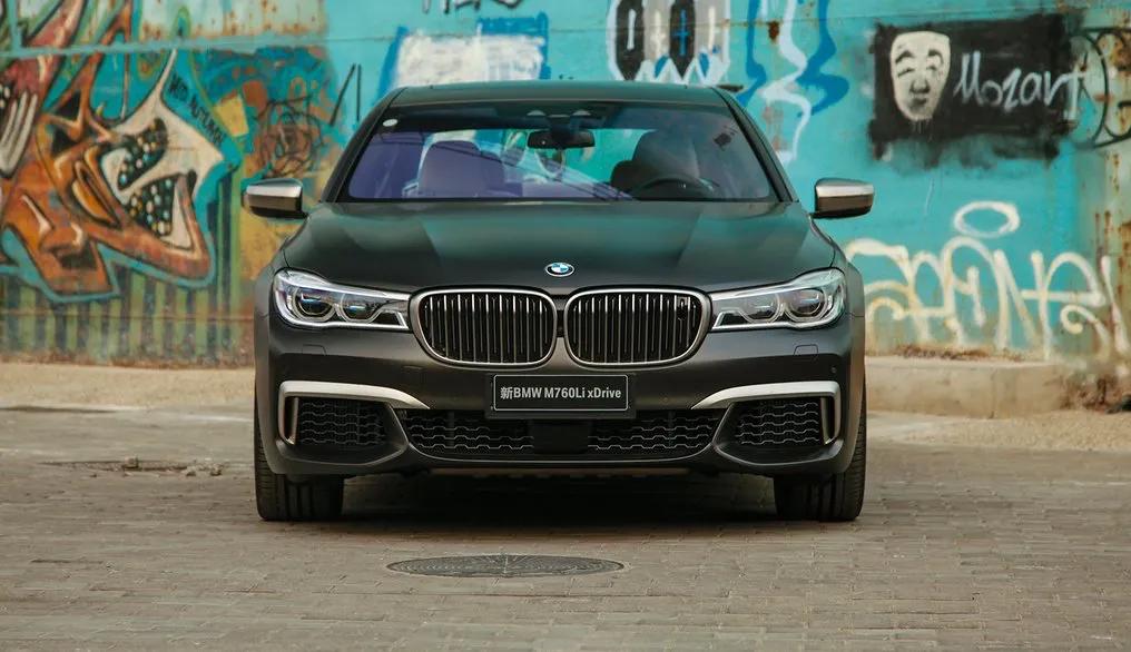 一个月挣多少钱才能养起宝马5系,一年多少收入开宝马5系