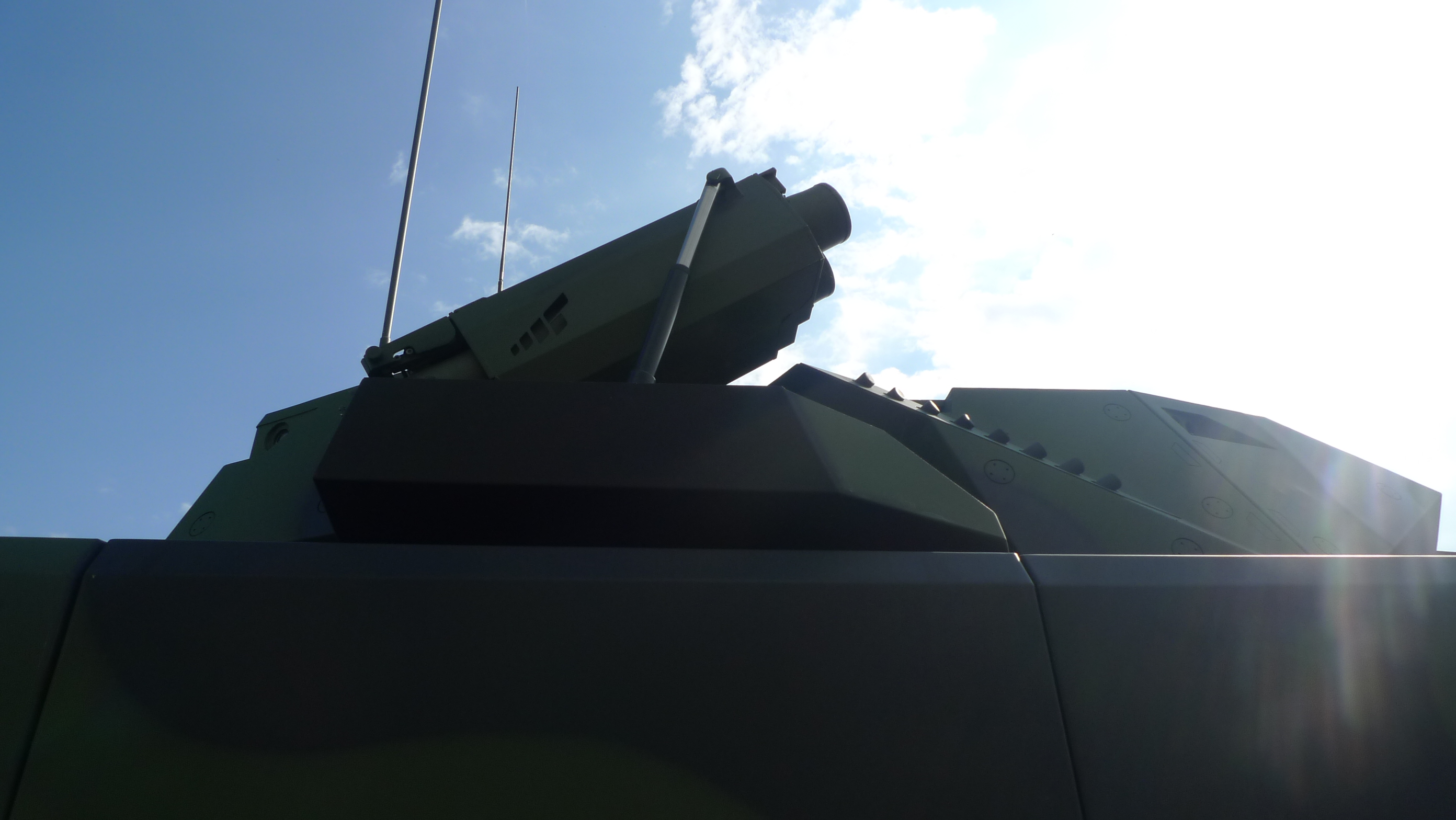 世界上防护能力最强的装甲车,最新山猫kf41步兵战车