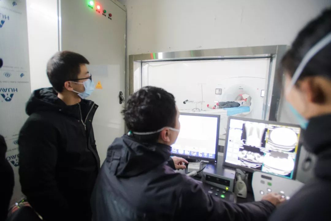 新冠肺炎疫情雷神山医院 (新冠肺炎雷神山医院)