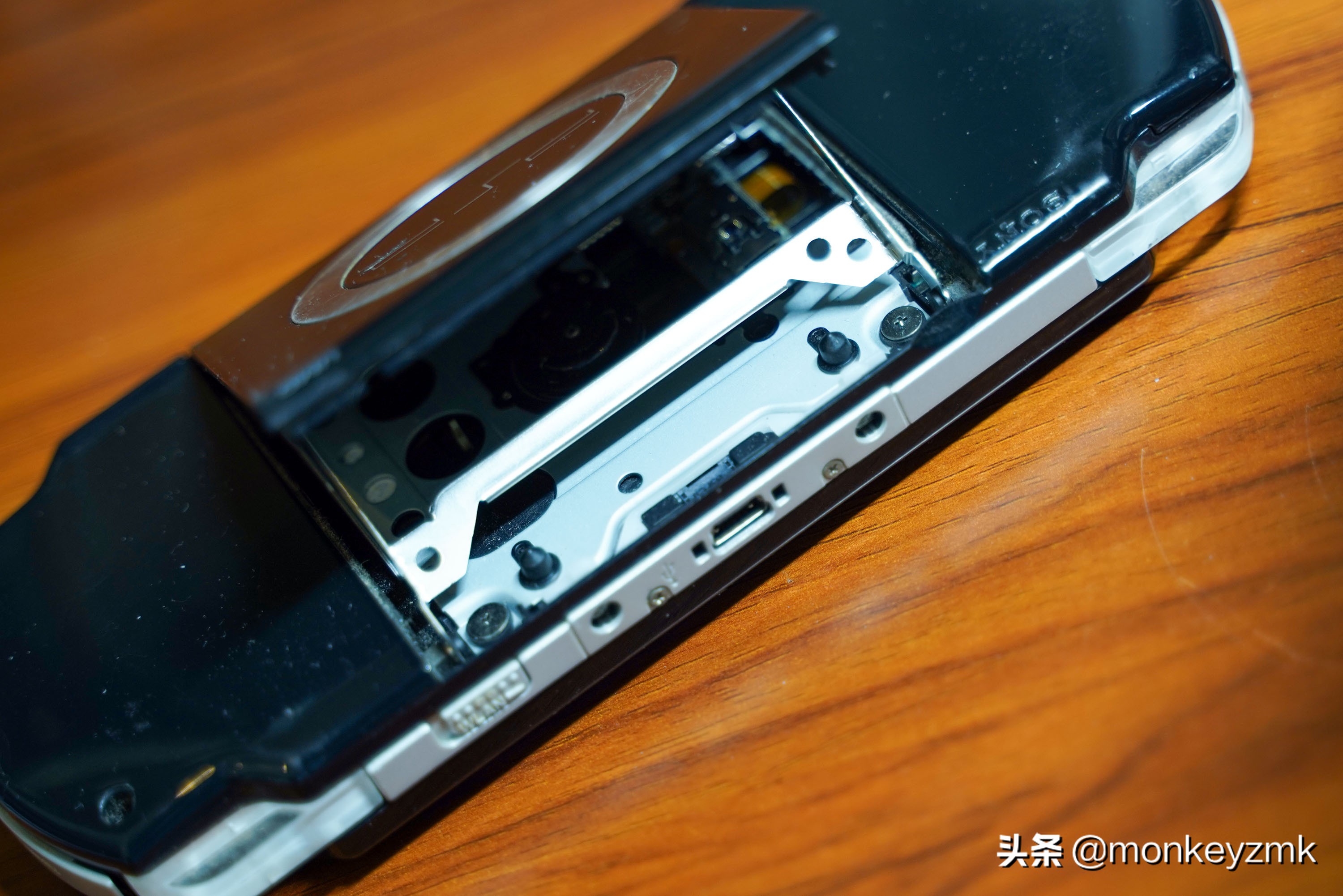 目前可以玩3ds最便宜的掌机,掌机switch和steam掌机哪个好