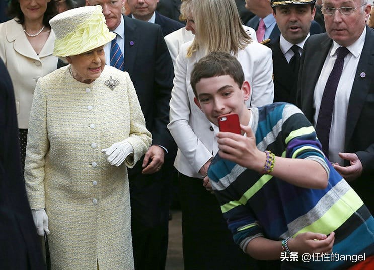 英国王室小王子搞怪,英国王室抢眼绿色高颜值王室成员